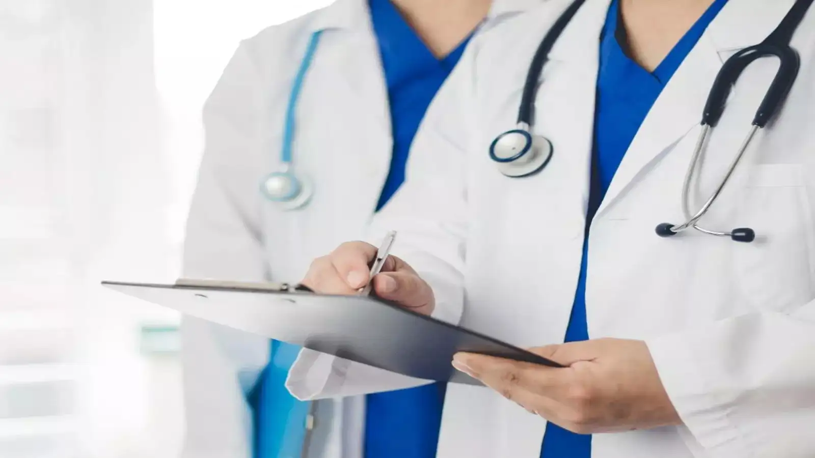 கனடாவில் நிரந்தர குடியுரிமையை எளிதாக்கும் புதிய நடவடிக்கைகள்