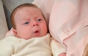 இறந்தவரிடமிருந்து தானமாகப் பெறப்பட்ட கருப்பை மூலம் பிறந்த முதல் குழந்தை