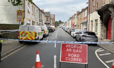 தாய்க்கு மளிகைப் பொருட்கள் வழங்கச் சென்றவர் இனவெறி தாக்குதலில் பலி