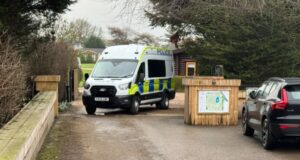 வாடகைக்கு எடுக்கப்பட்ட விடுதியில் சிறுவனும் சிறுமியும் சடலமாக மீட்பு: 33 வயது நபர் கைது!